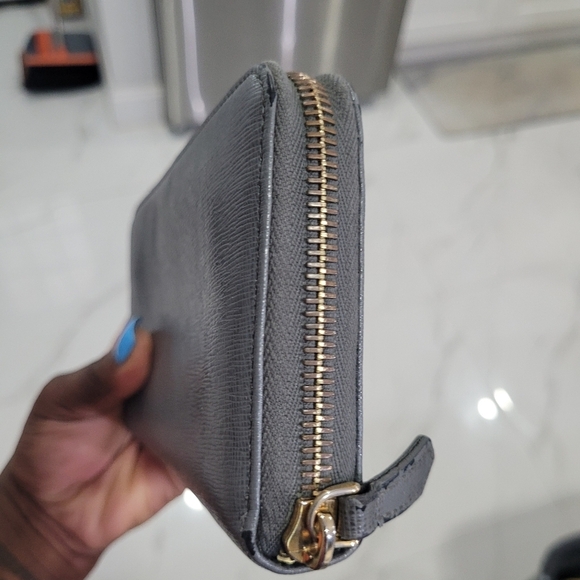 🔹️FENDI🔹️ long continental zip around grey wallet ✨️🩶 - Picture 9 of 12
